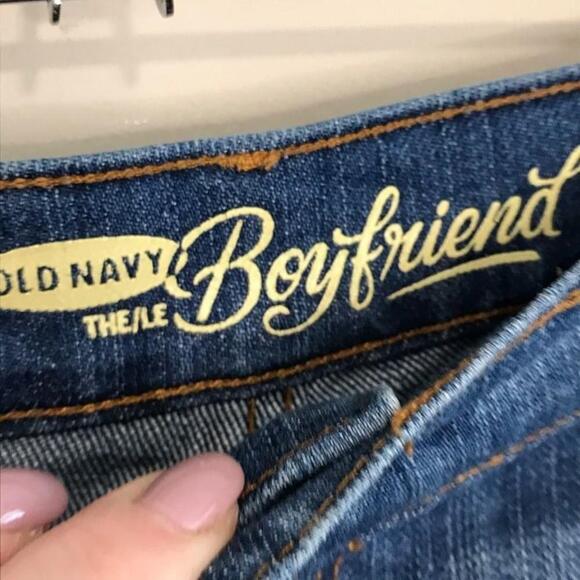 Old Navy Boyfriend Jean Short - Size 10 - Picture 3 of 6